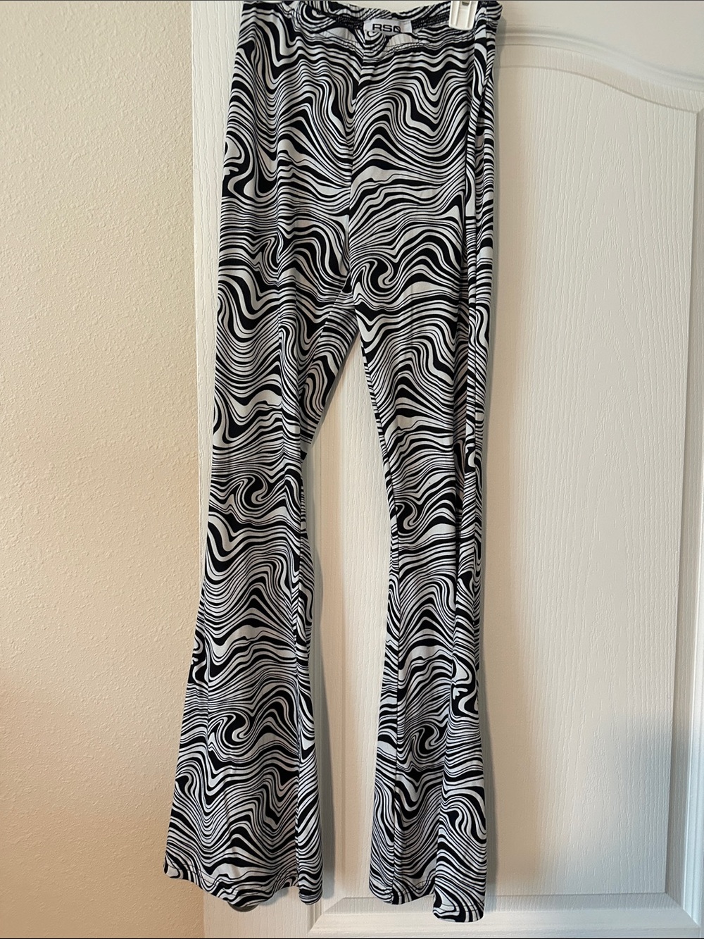 RSQ Black and White Swirl Flare Leggings